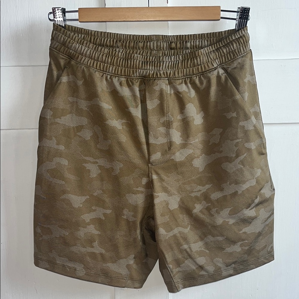 Lululemon Camouflage Shorts Size Small Like New